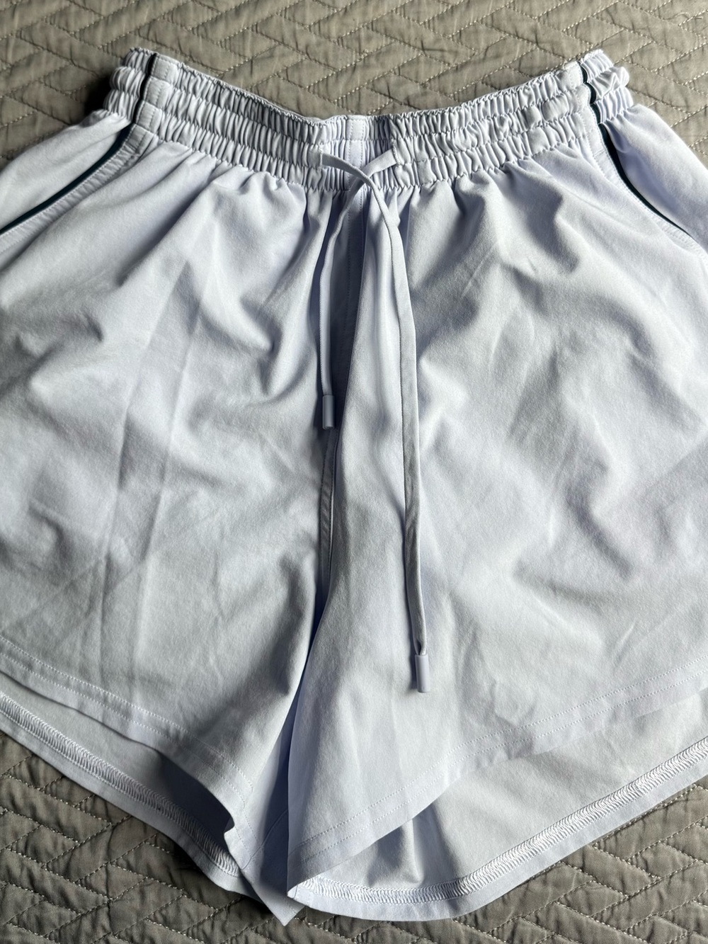 Lululemon Court Rival High-Rise Shorts 3” in Serene Blue/ Club Blue Size 0